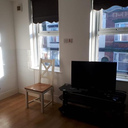 East Coast Apartments First Floor 2 Bed Apartment All Towels And Sheets Supplied Bridlington Bagian luar foto