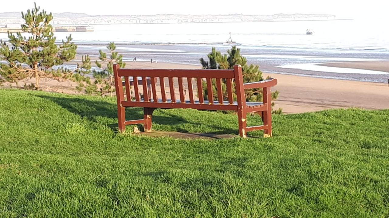 East Coast Apartments First Floor 2 Bed Apartment All Towels And Sheets Supplied Bridlington Bagian luar foto