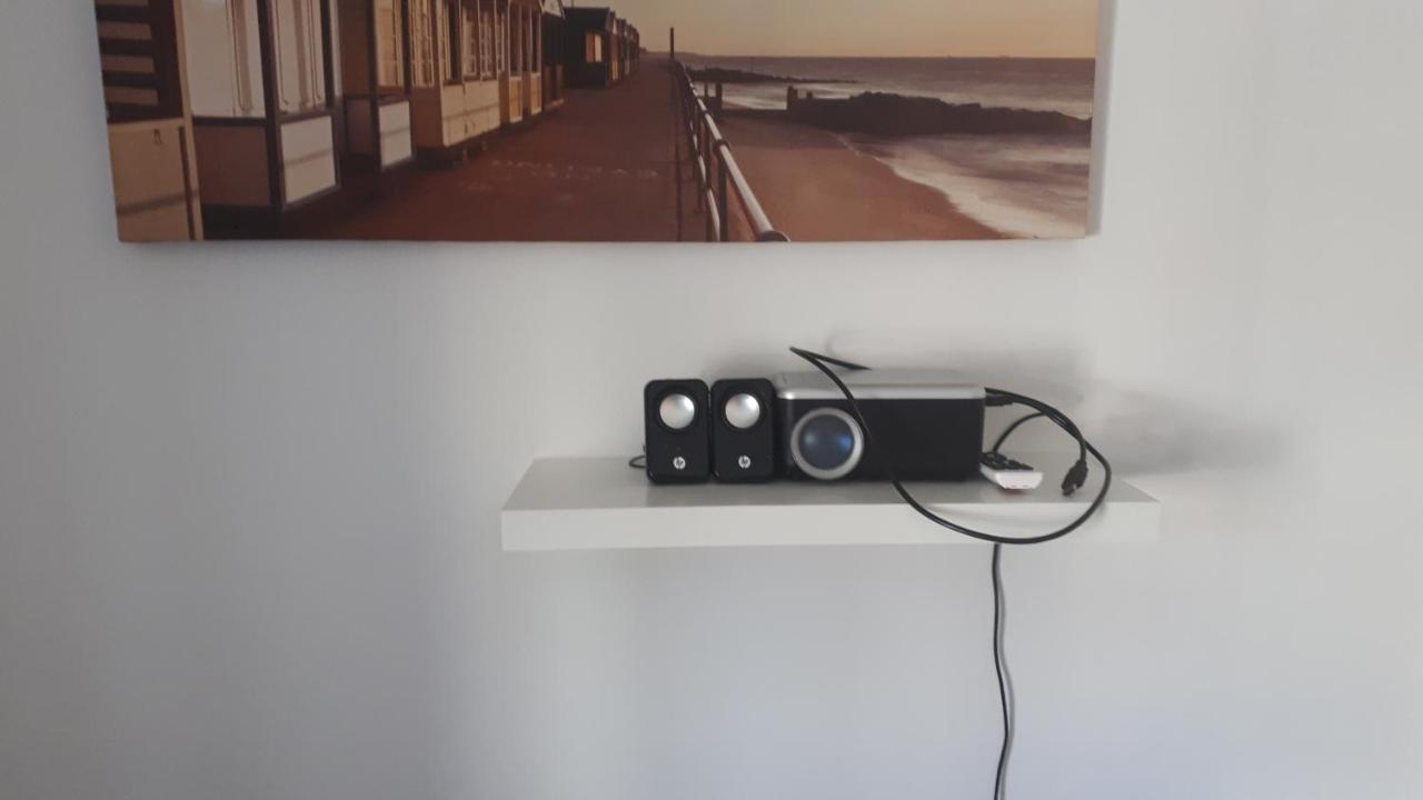 East Coast Apartments First Floor 2 Bed Apartment All Towels And Sheets Supplied Bridlington Bagian luar foto